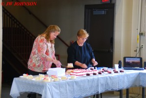 09 Auxiliary Cuts Cake