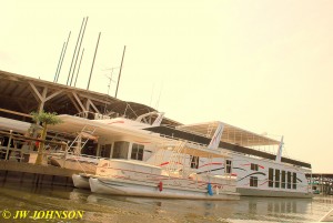122 Houseboat 100 footer