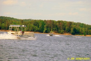 58 Houseboat and Speedboat