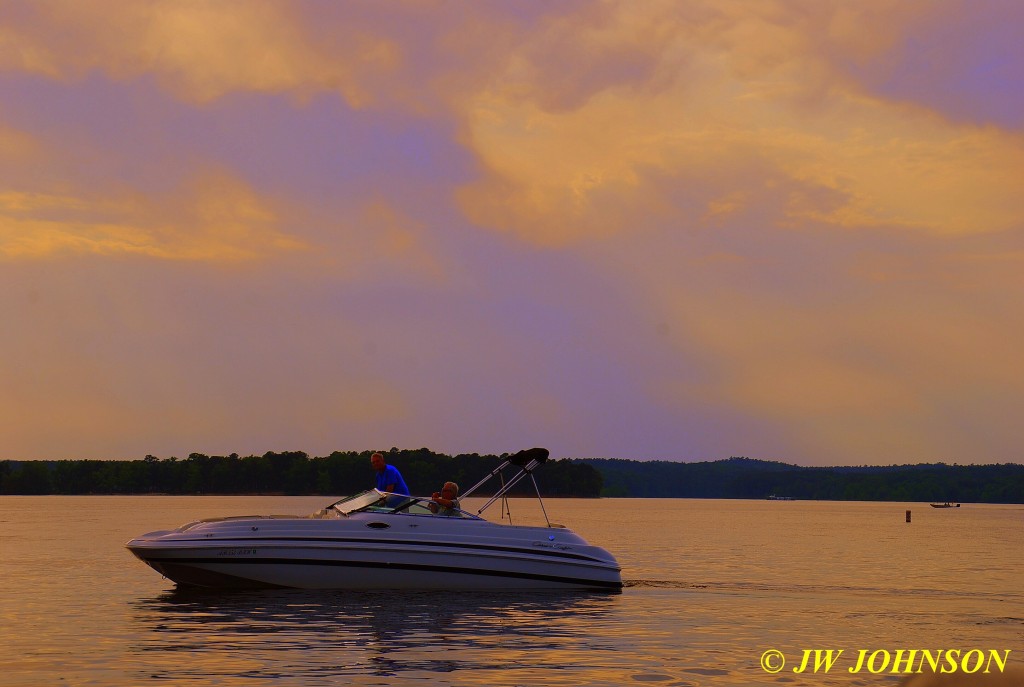 99 Speedboat in Sunbeams