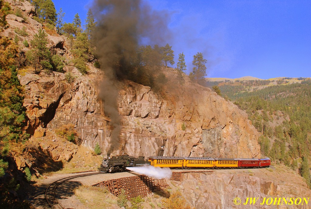 DSNRG 480 SB Enters Horseshoe Curve 13