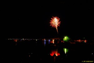 00X Harbor Skies Fireworks Begin