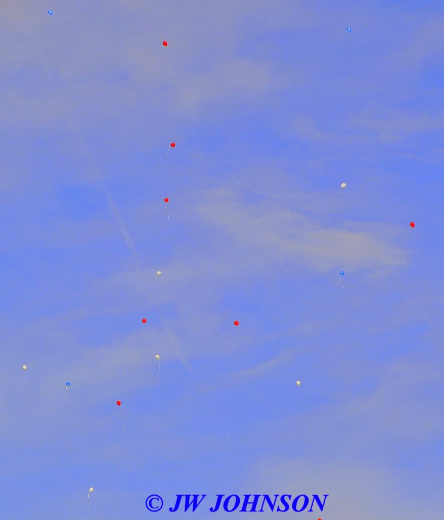 balloons-released-to-sky